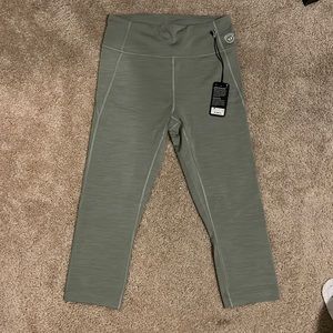 AllBirds Natural Run Capri Leggings